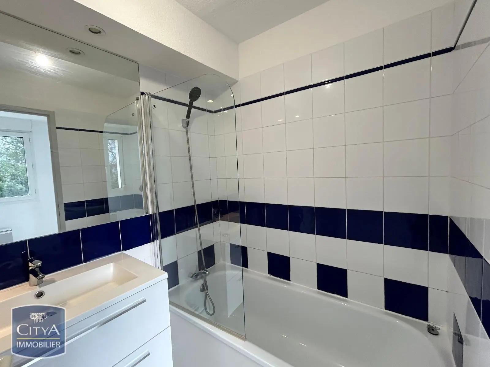 A LOUER 2 PIECES GRABEL