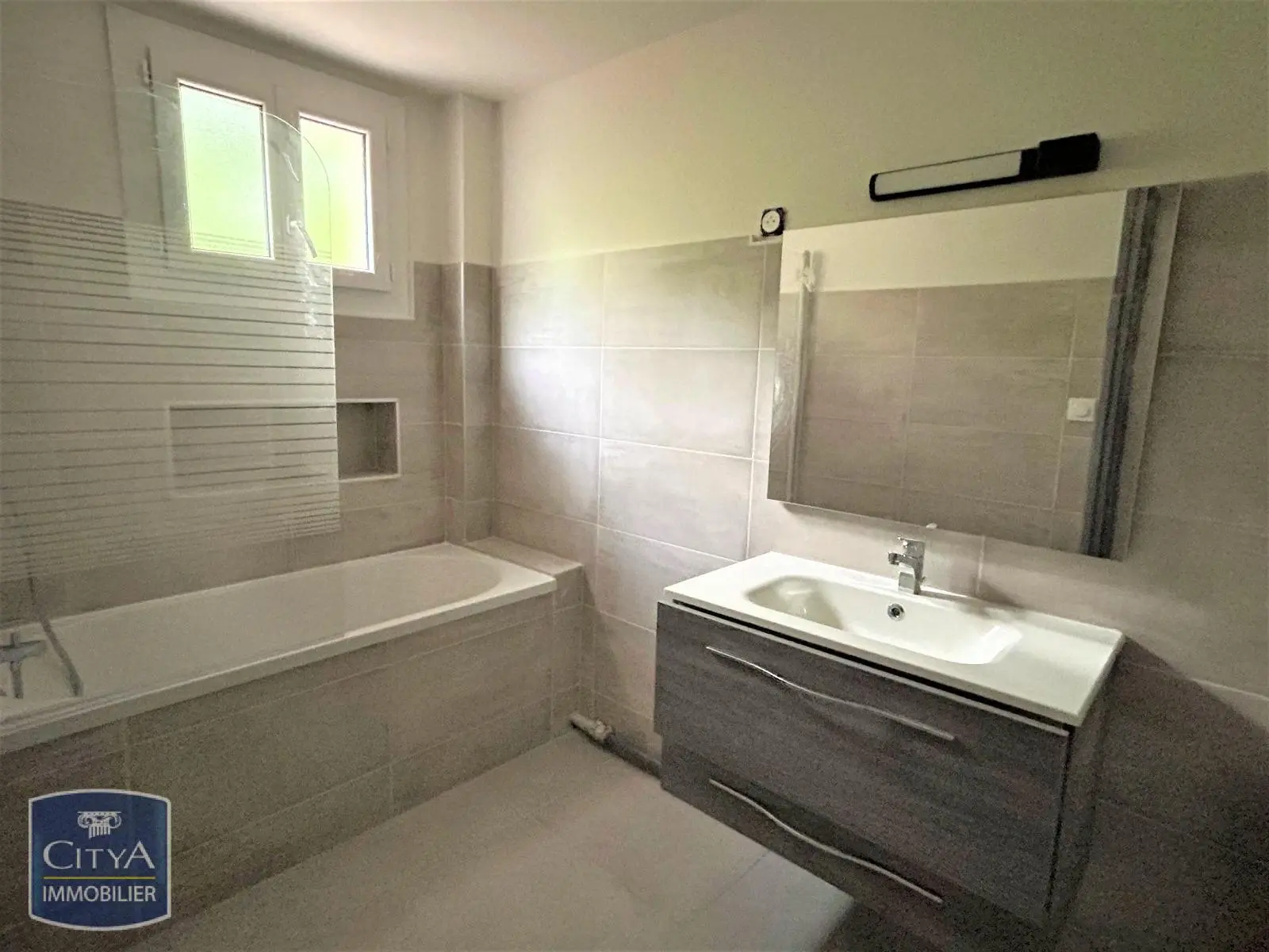 Photo 8 Appartement 4 pièces 111.08m²