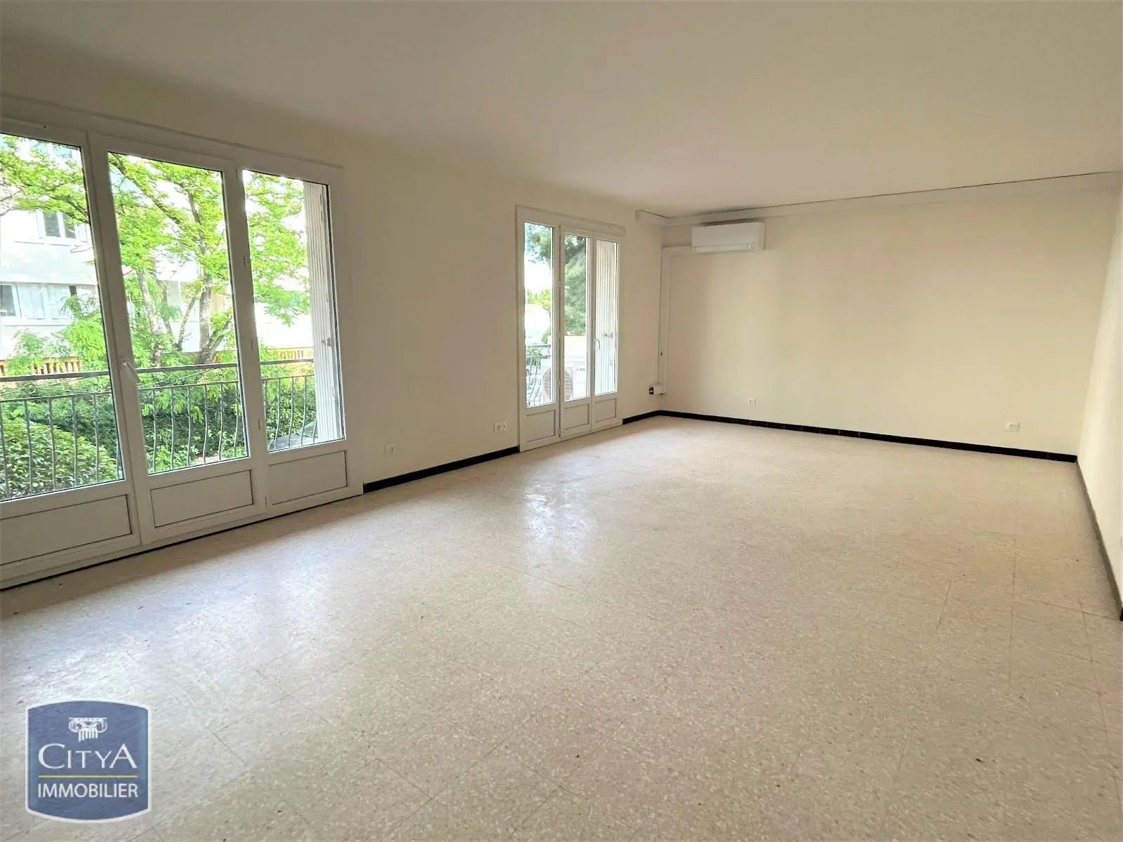 Photo 2 Appartement 4 pièces 111.08m²