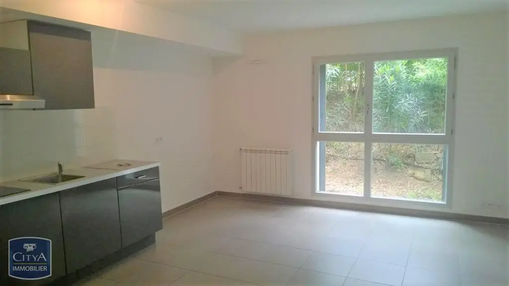 Photo 2 Appartement 1 pièce 30.77m²