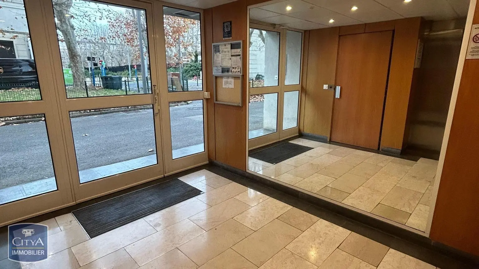 Photo 1 Appartement 1 pièce 20.7m²