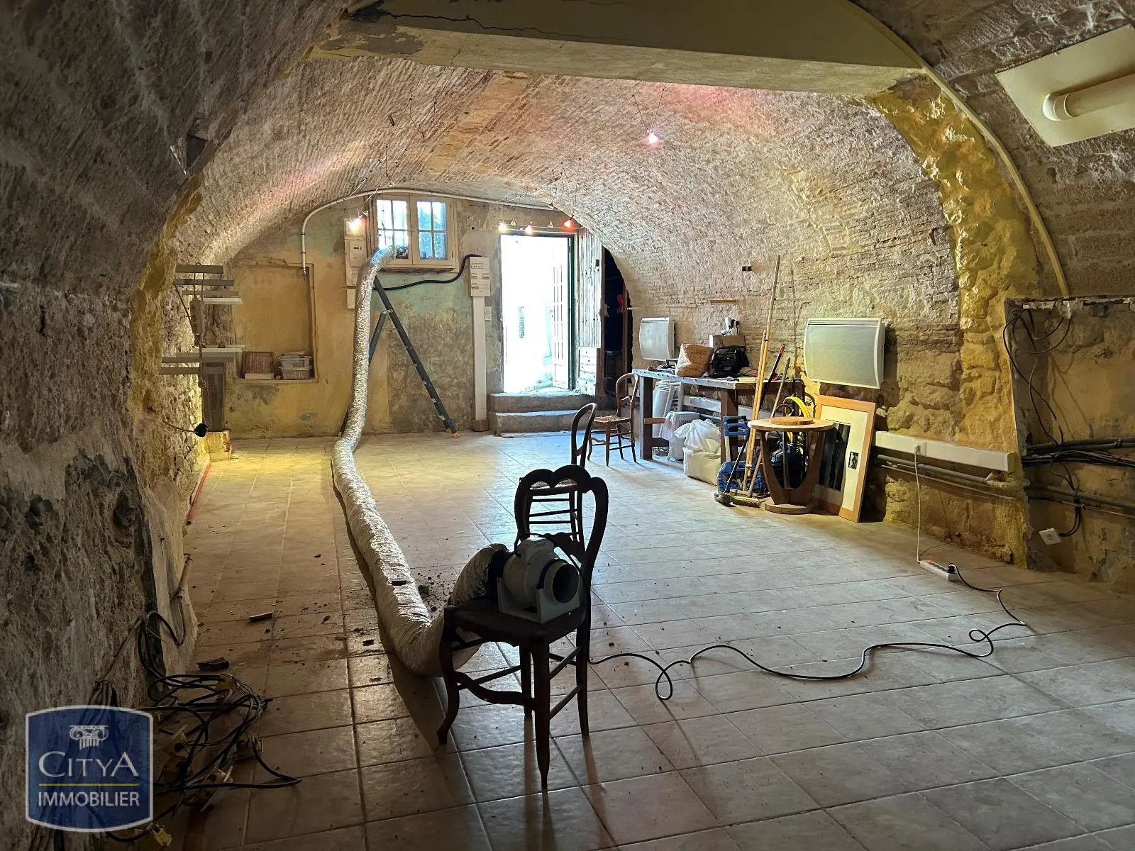Photo 2 Local Professionnel