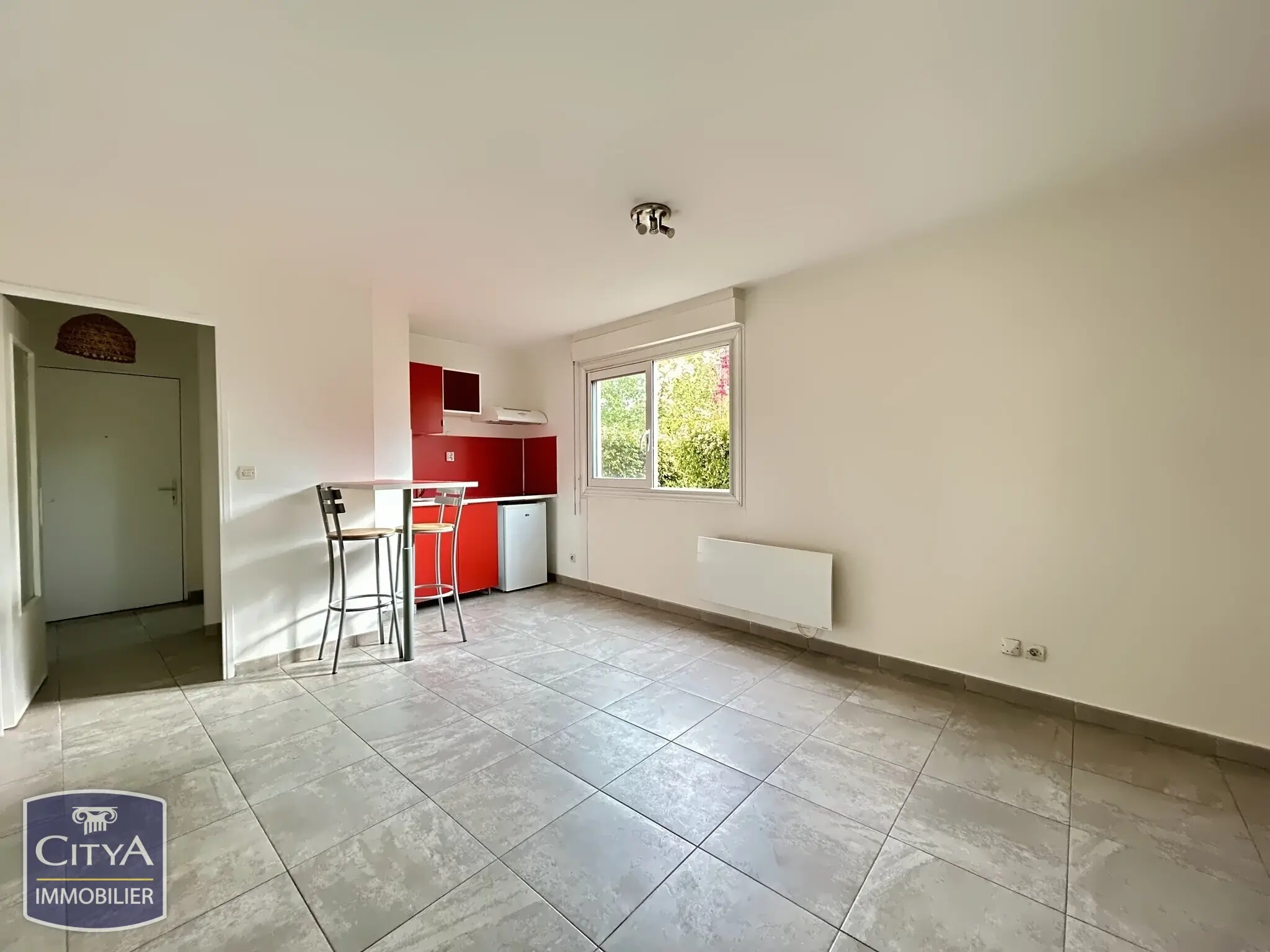 Photo 1 Appartement 1 pièce 26.73m²