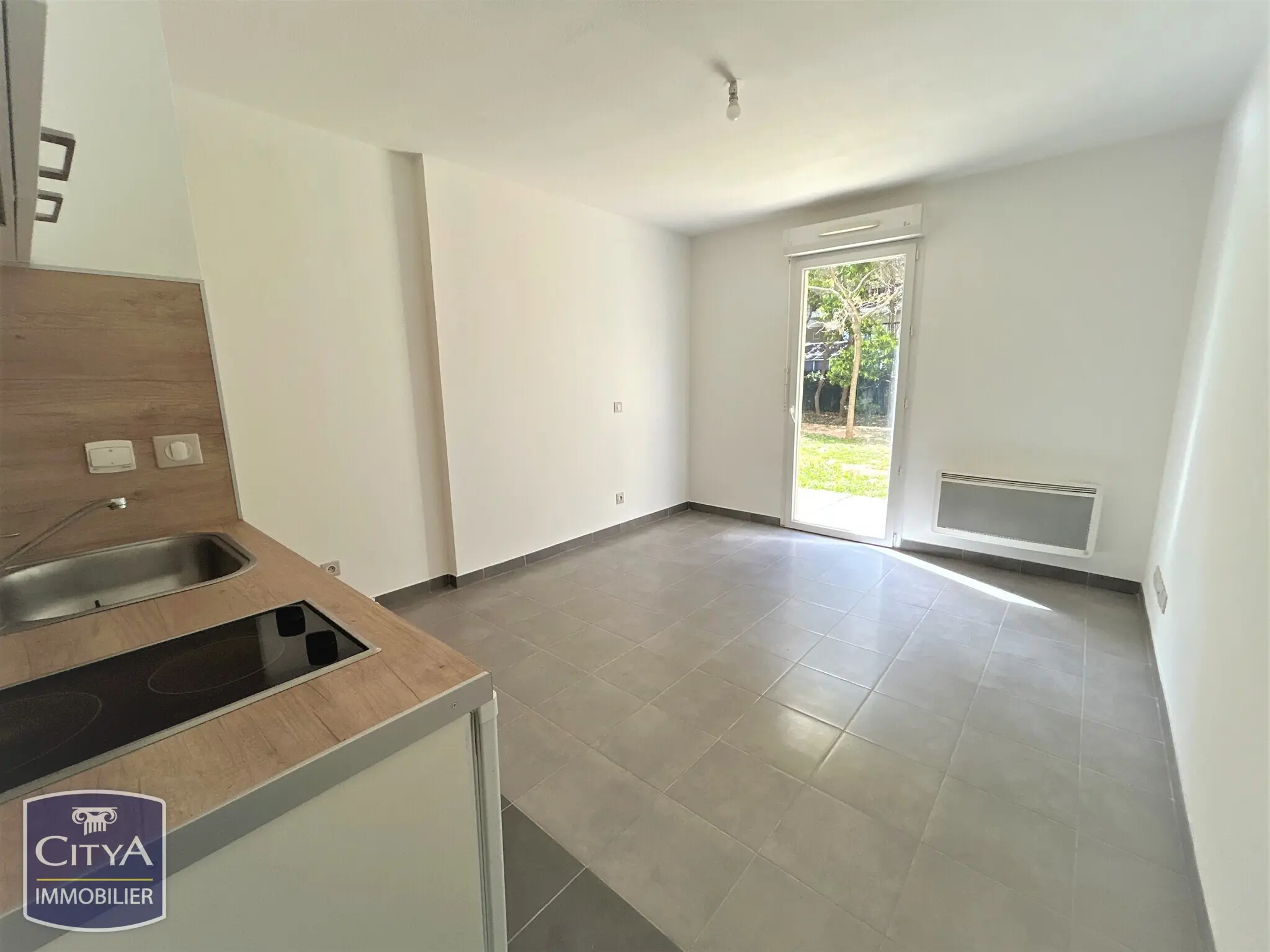 Photo 1 Appartement 1 pièce 21.8m²