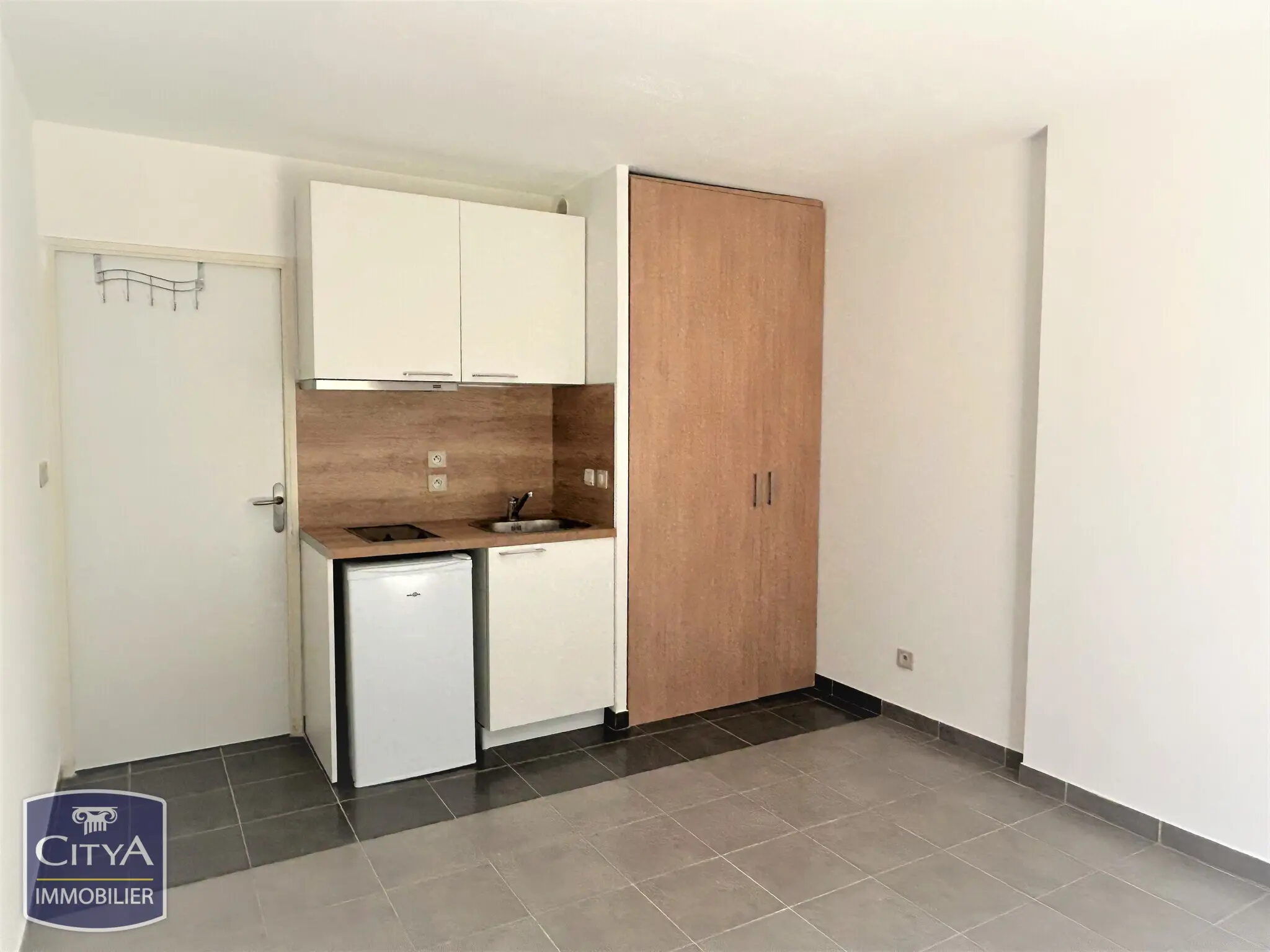 Photo 2 Appartement 1 pièce 21.8m²