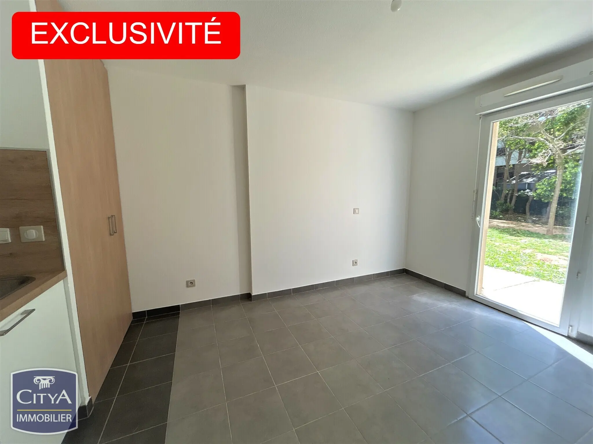 Photo 1 Appartement 1 pièce 21.8m²