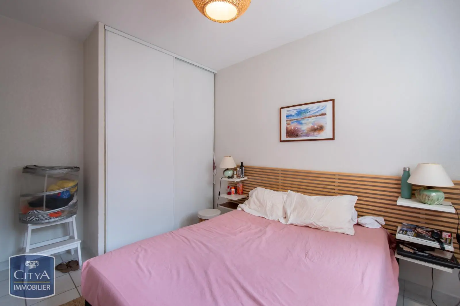 Chambre avec placard