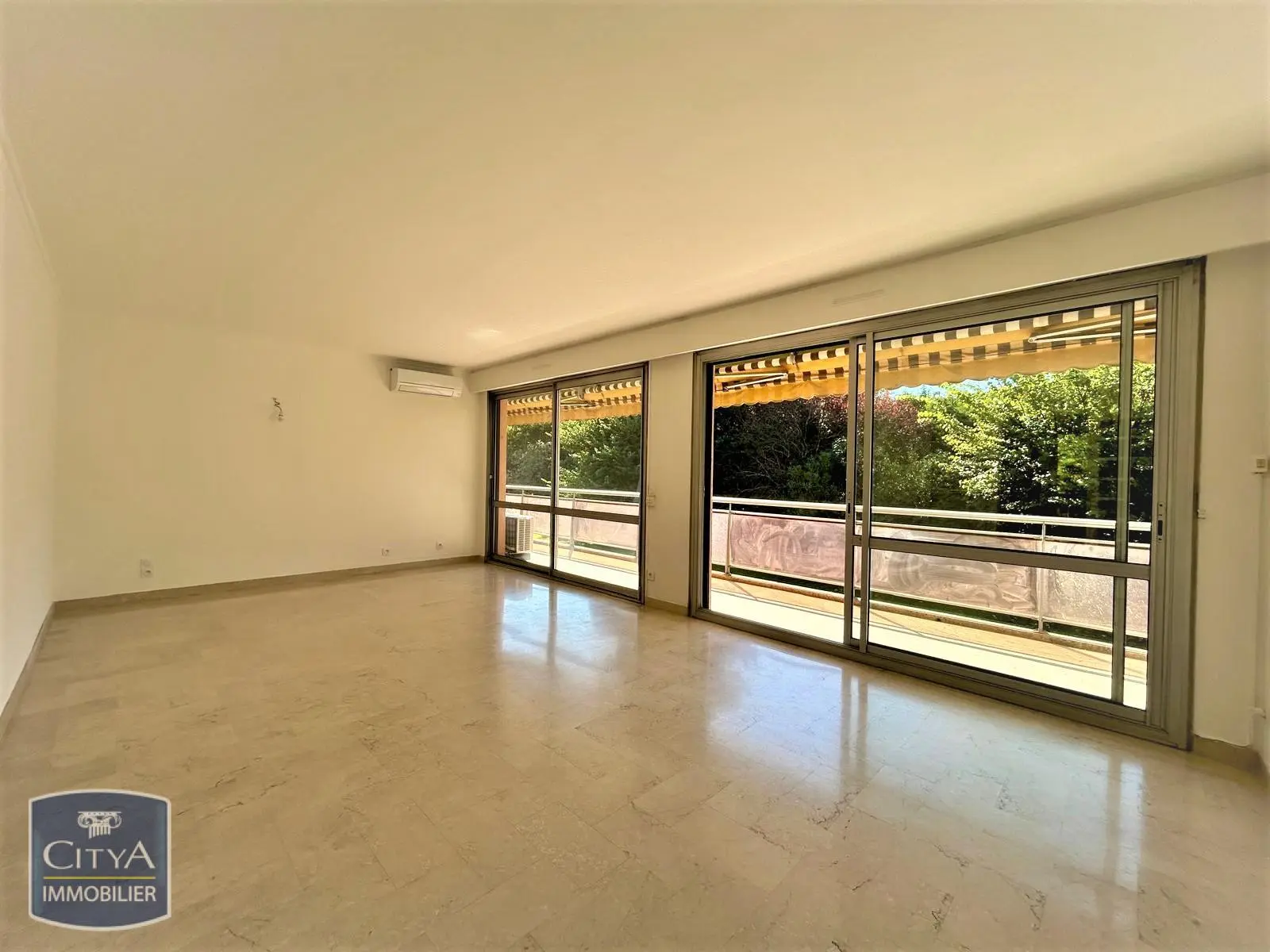 Photo 2 Appartement 4 pièces 106.48m²