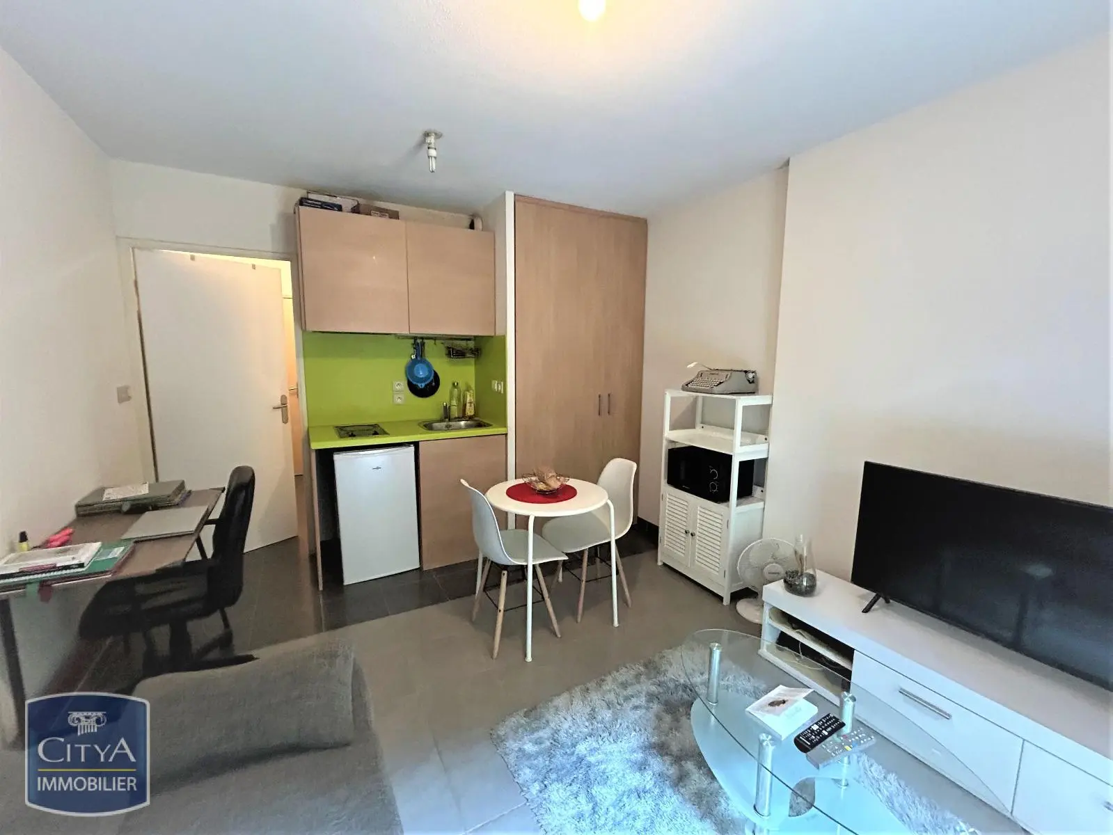Photo 2 Appartement 1 pièce 21.8m²