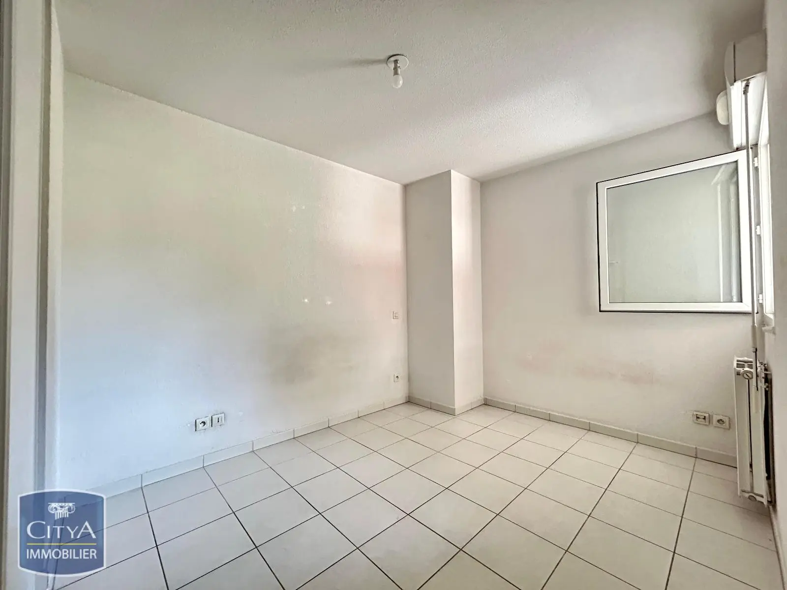 Chambre avec placard