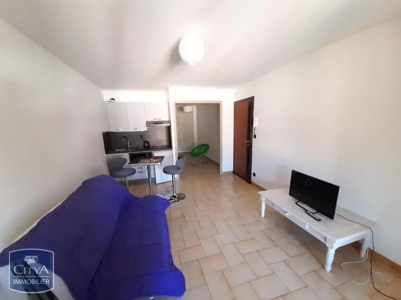 Photo 2 Appartement 1 pièce 28m²