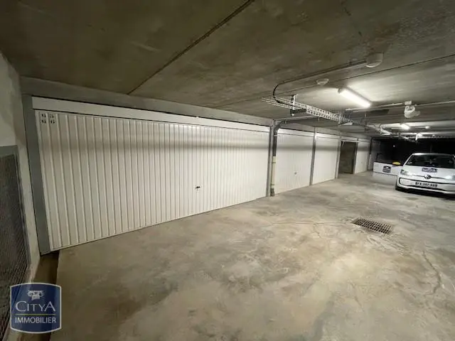 Photo 2 Parking
