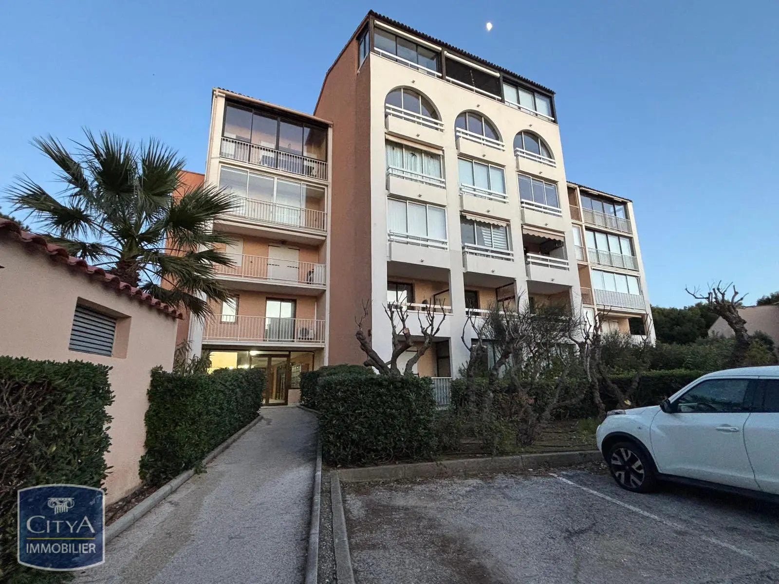 Photo 1 Appartement 1 pièce 24.69m²