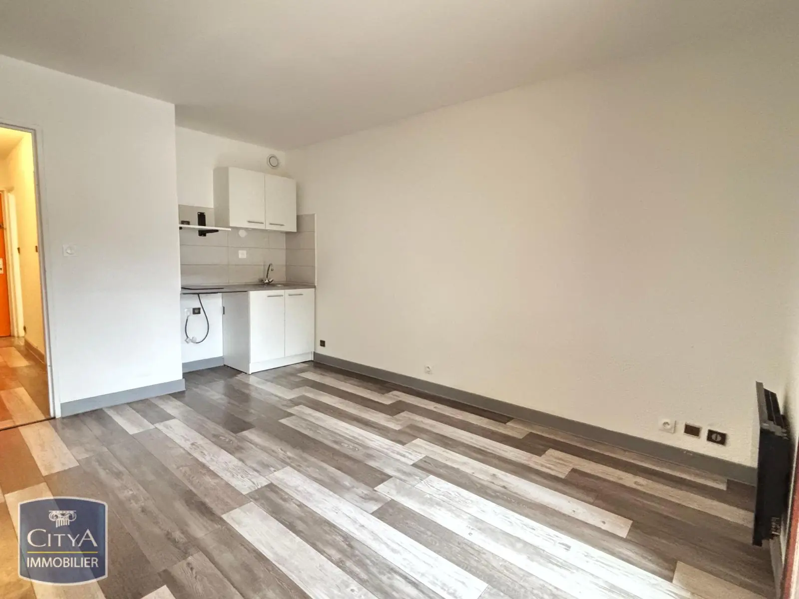 Photo 1 Appartement 1 pièce 25.21m²