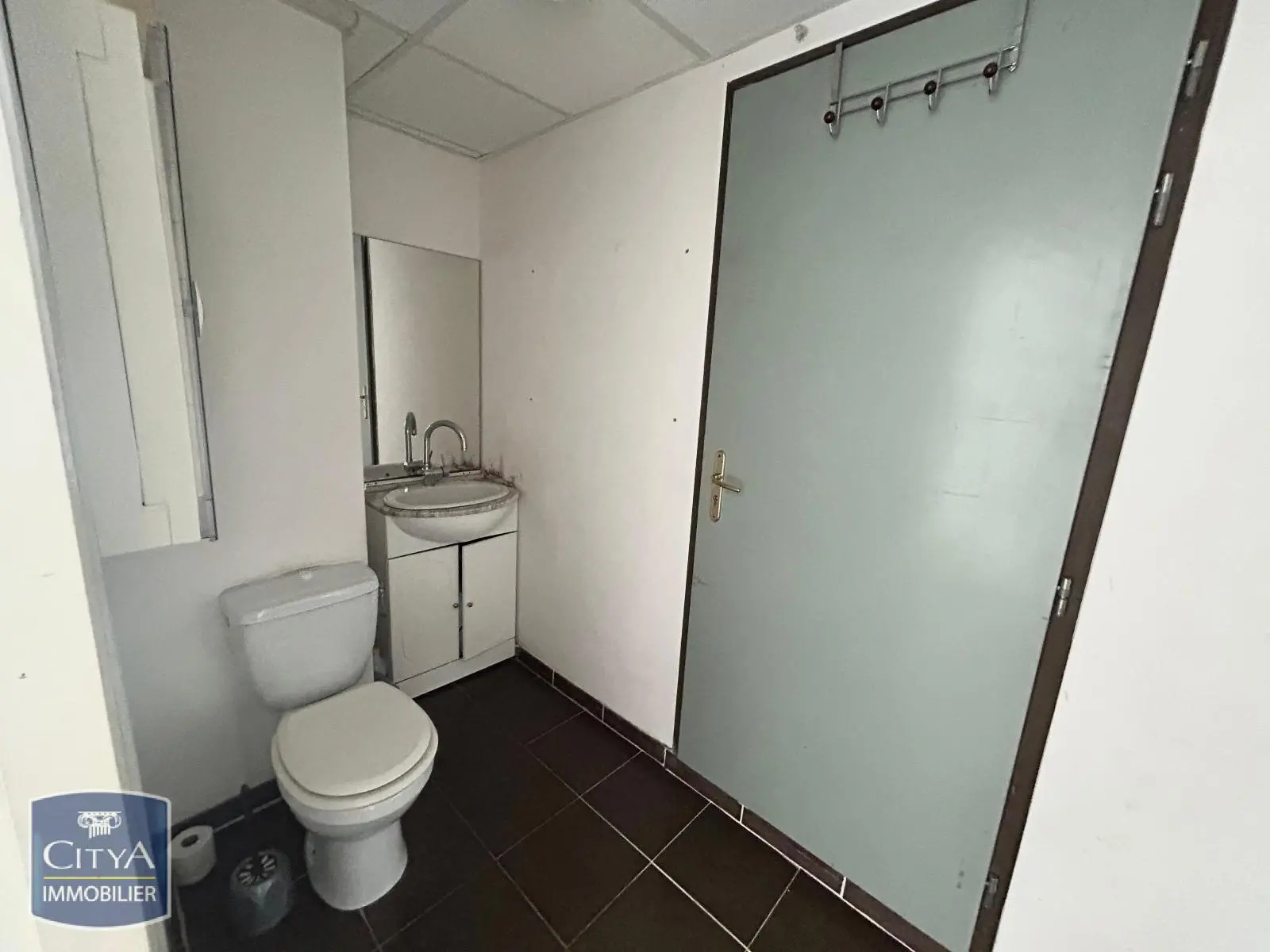 Photo 5 Local Commercial