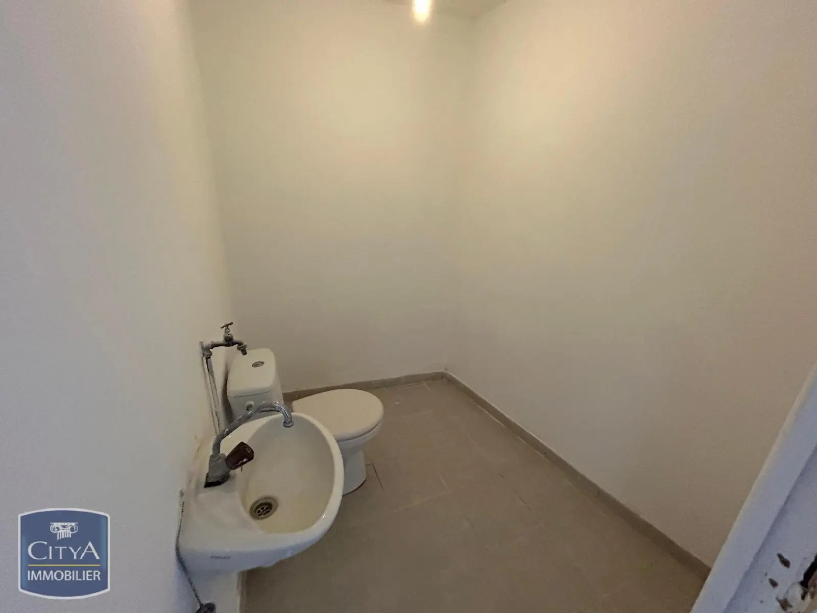 Photo 4 Local Commercial