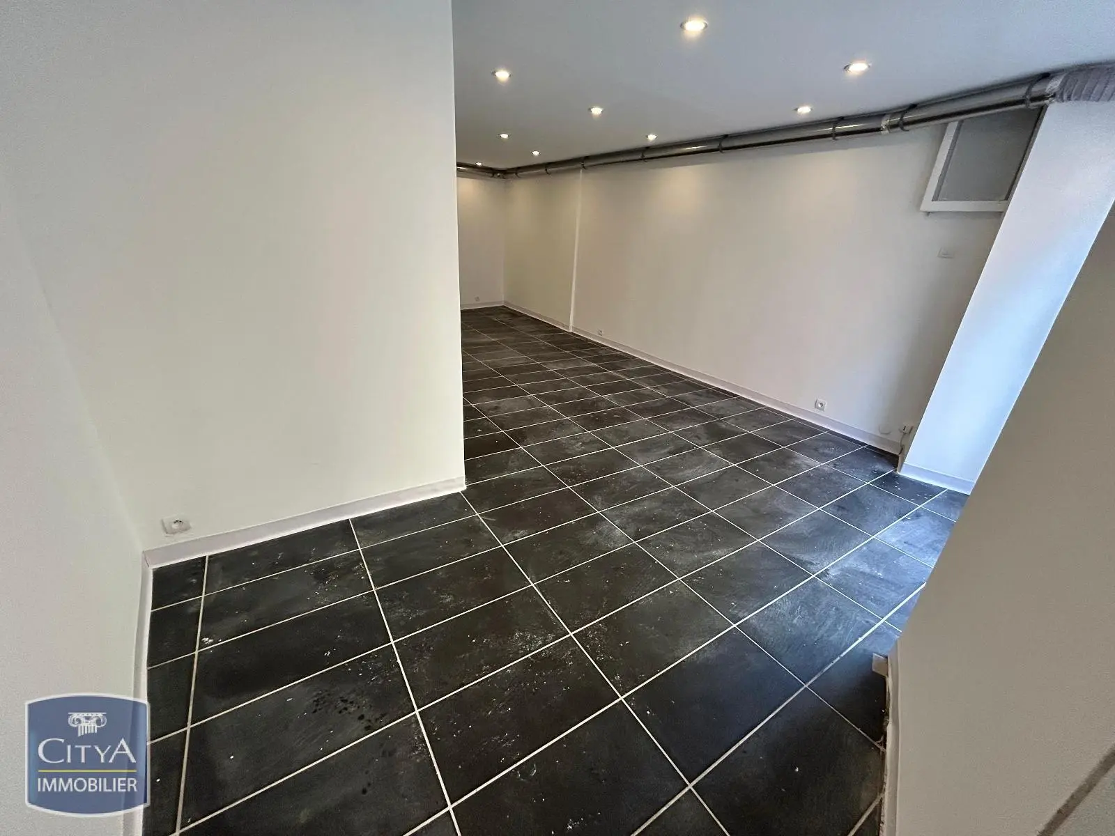 Photo 3 Local Commercial