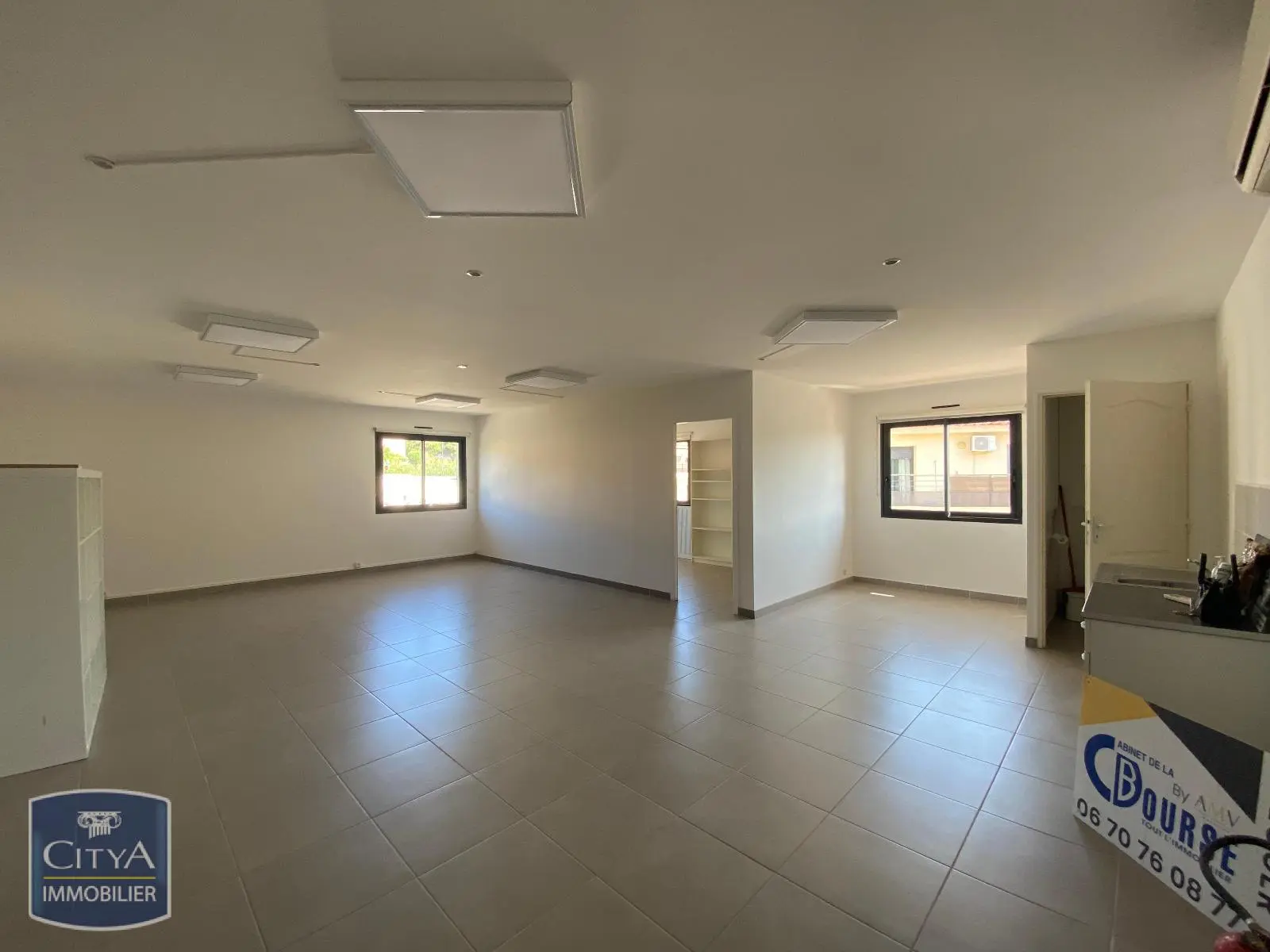 Photo 3 Local Commercial 70.39m²