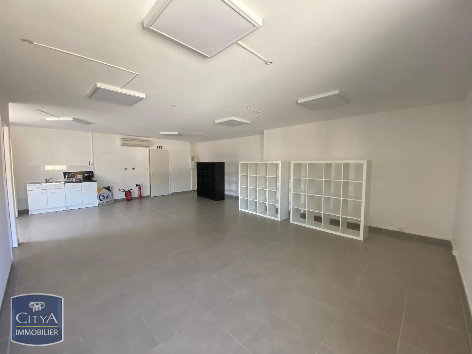 Photo 2 Local Commercial 70.39m²