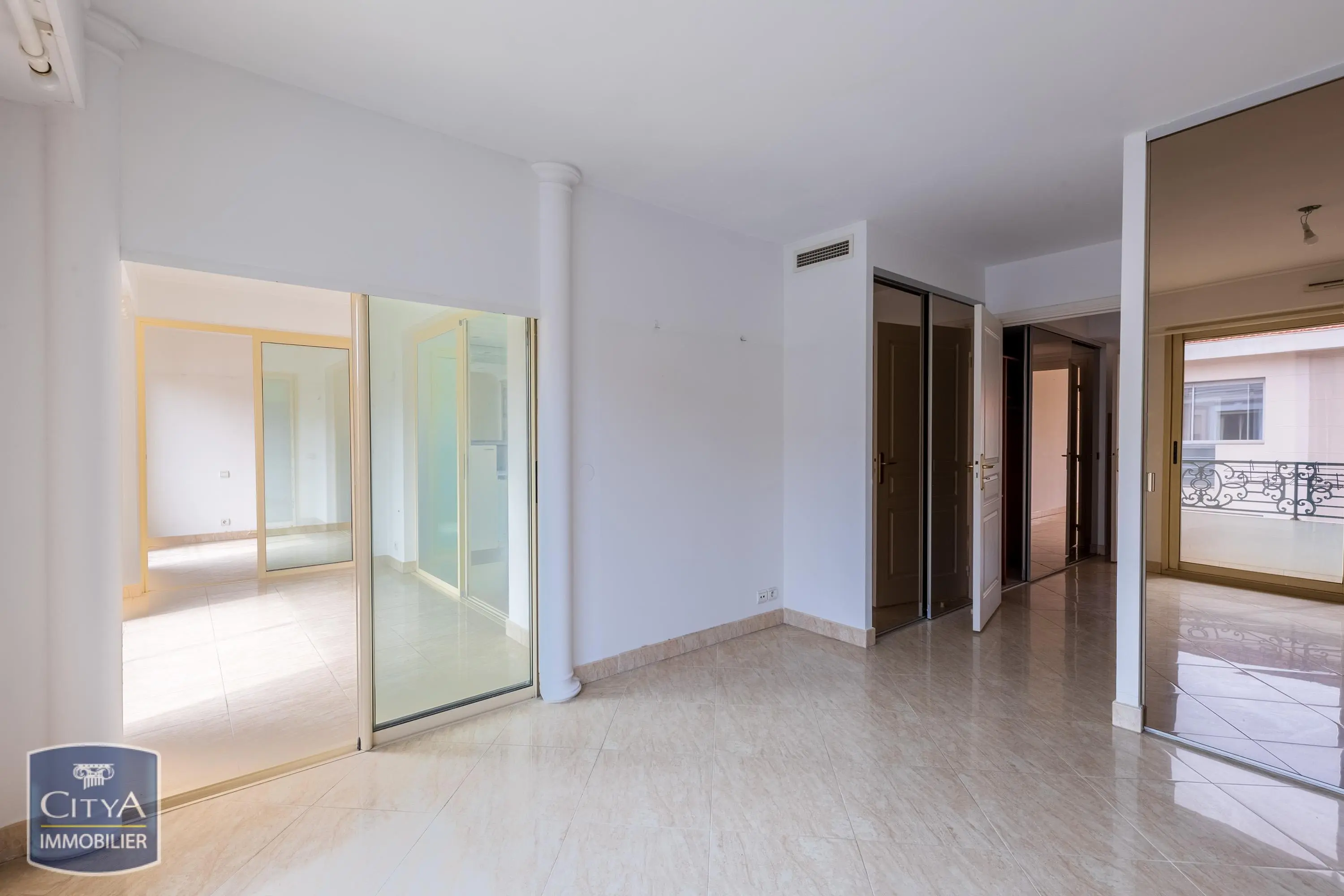 Photo 10 Appartement 4 pièces 150m²