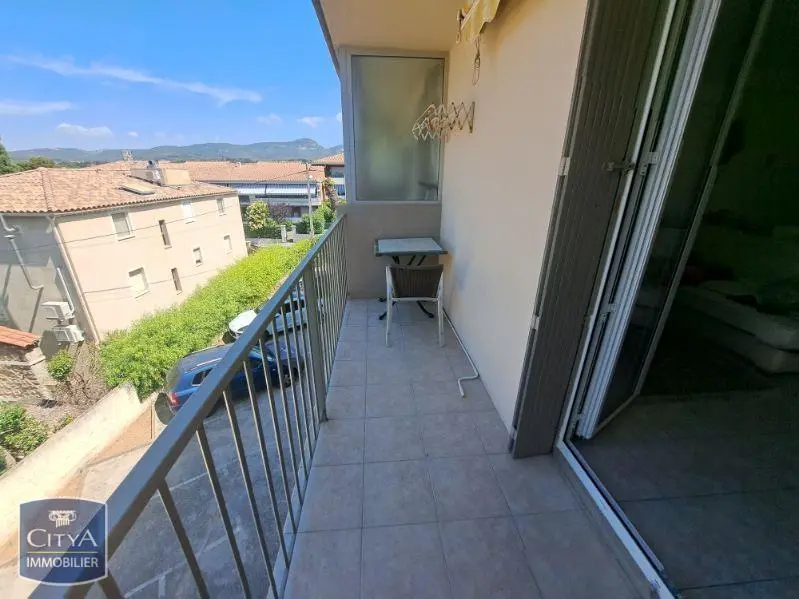 Photo 2 Appartement 1 pièce 26m²