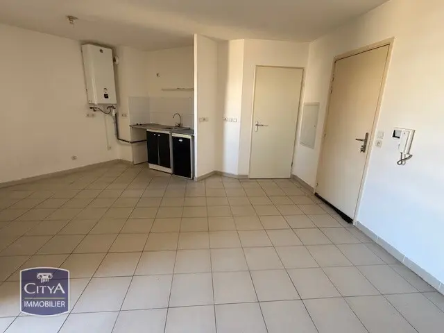 Photo 2 Appartement 1 pièce 28m²