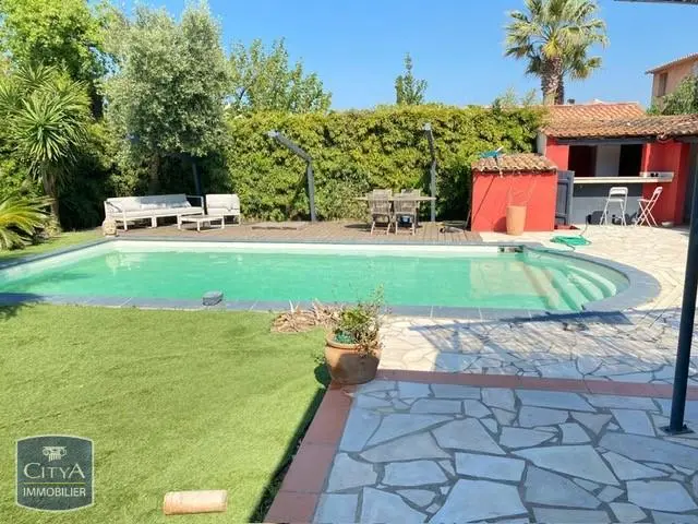 Photo 2 Maison 5 pièces 200m²