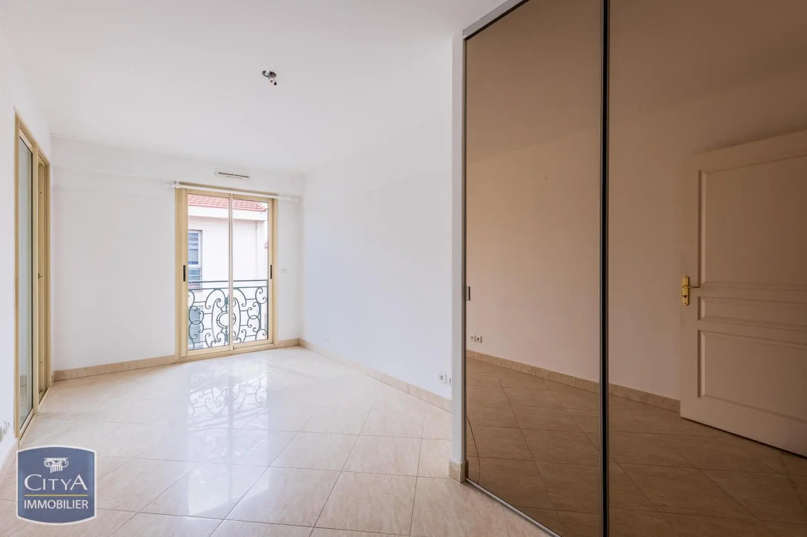 Photo 11 Appartement 4 pièces 150m²