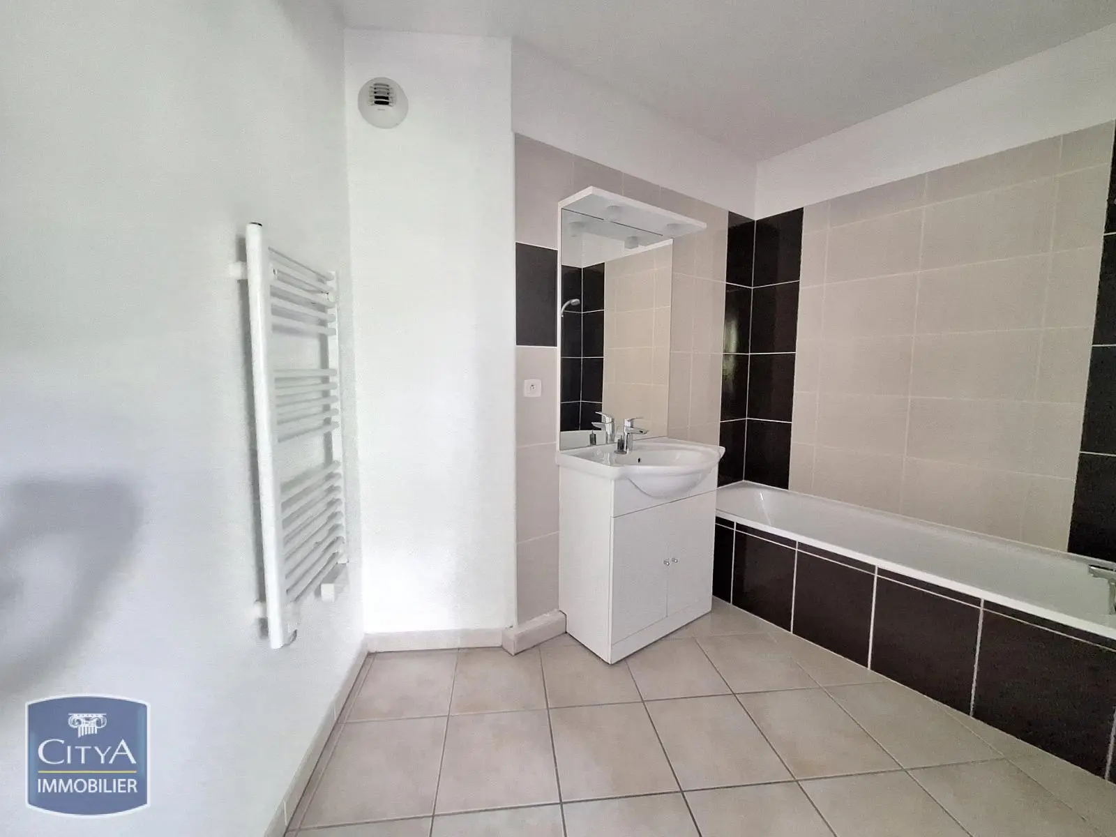 Photo 3 Appartement 2 pièces 43.79m²