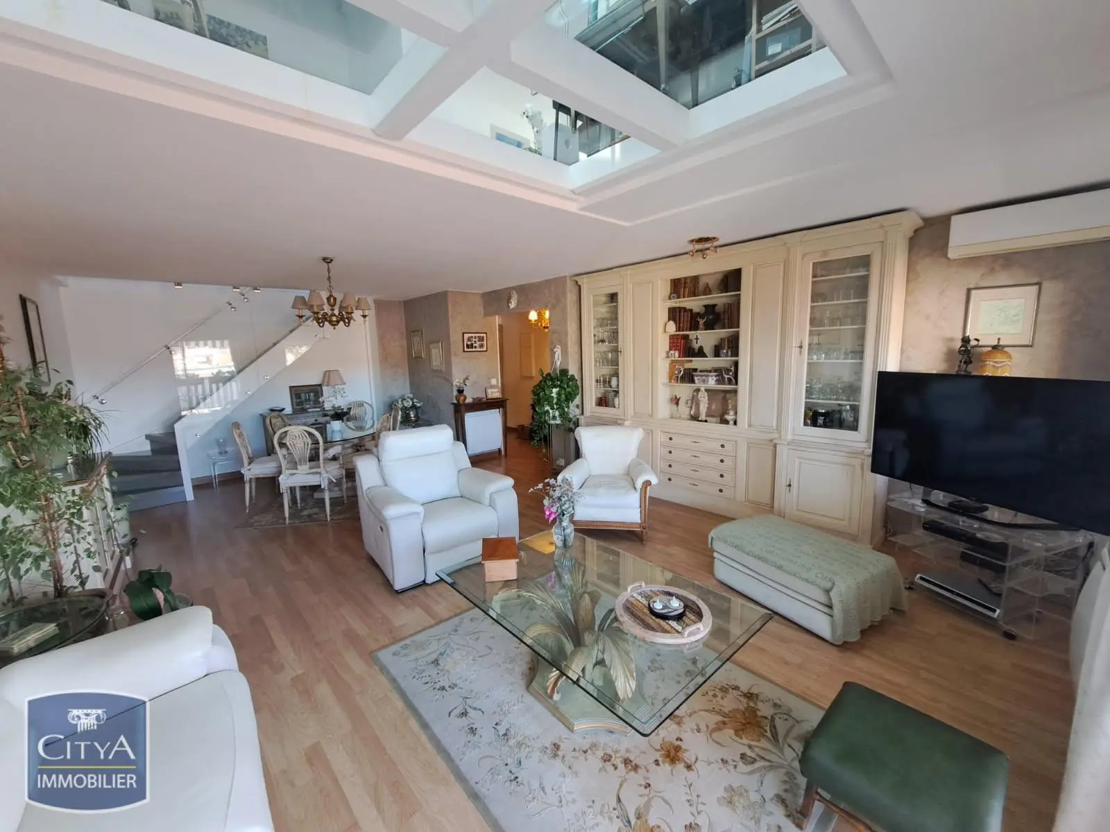 Photo 2 Appartement 4 pièces 144m²