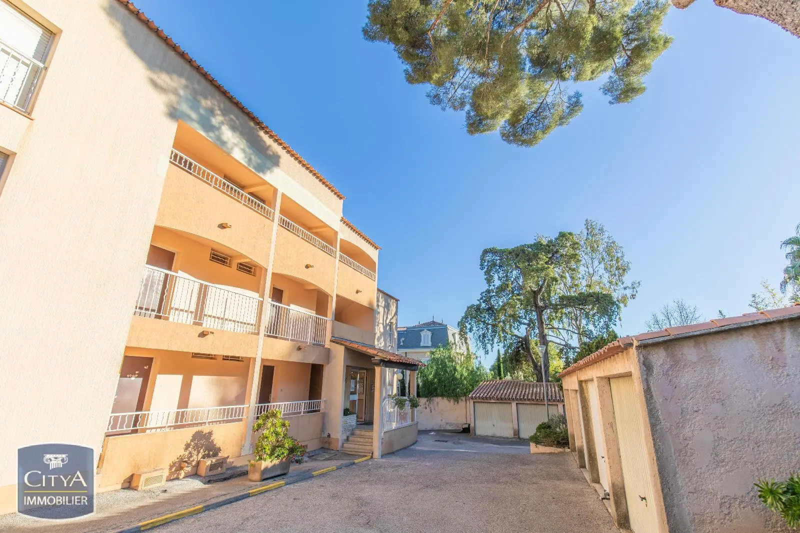 Photo 2 Appartement 1 pièce 28m²