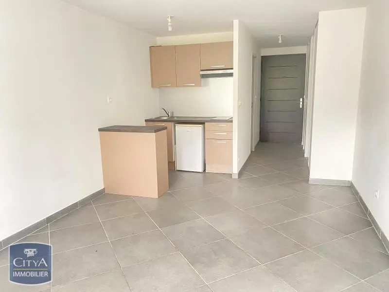 Photo 2 Appartement 1 pièce 28.5m²