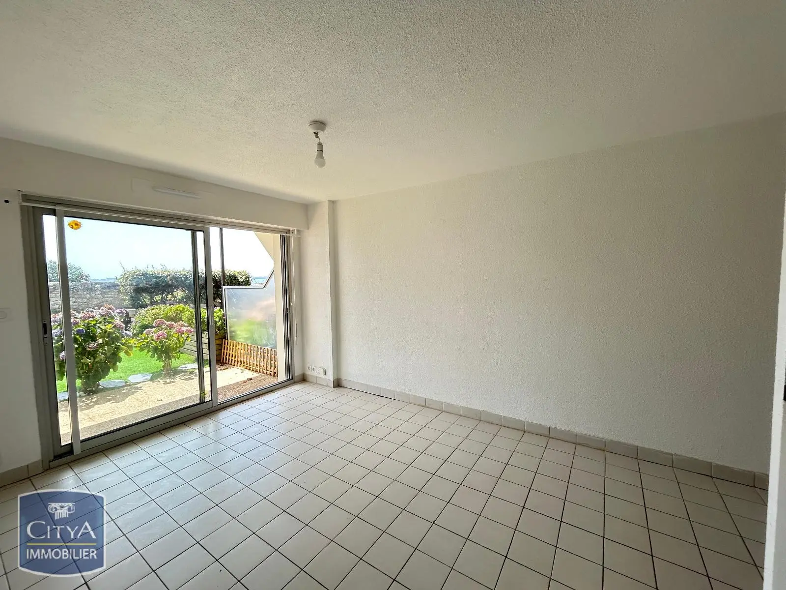 Photo 2 Appartement 1 pièce 25.98m²