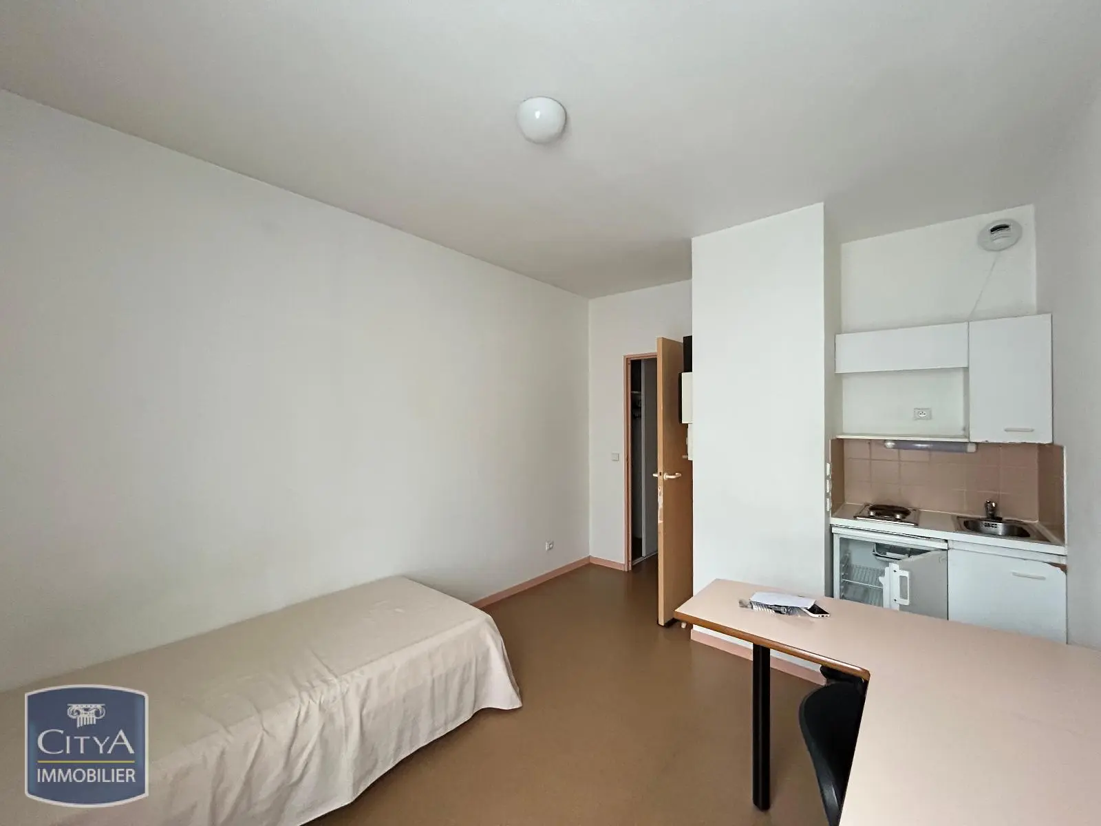 Photo 2 Appartement 1 pièce 17.75m²