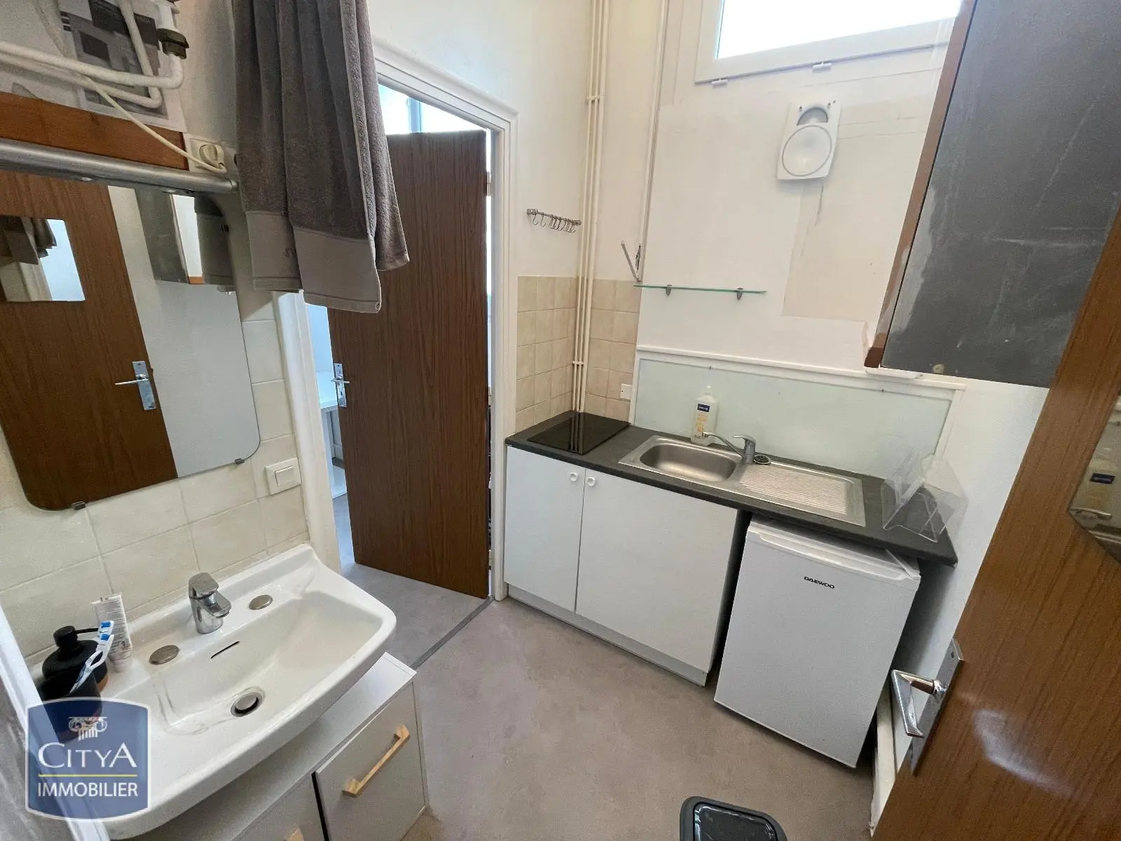 Photo 2 Appartement 1 pièce 27.88m²