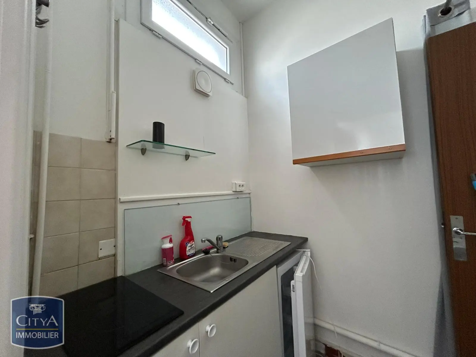 Photo 2 Appartement 1 pièce 27.88m²
