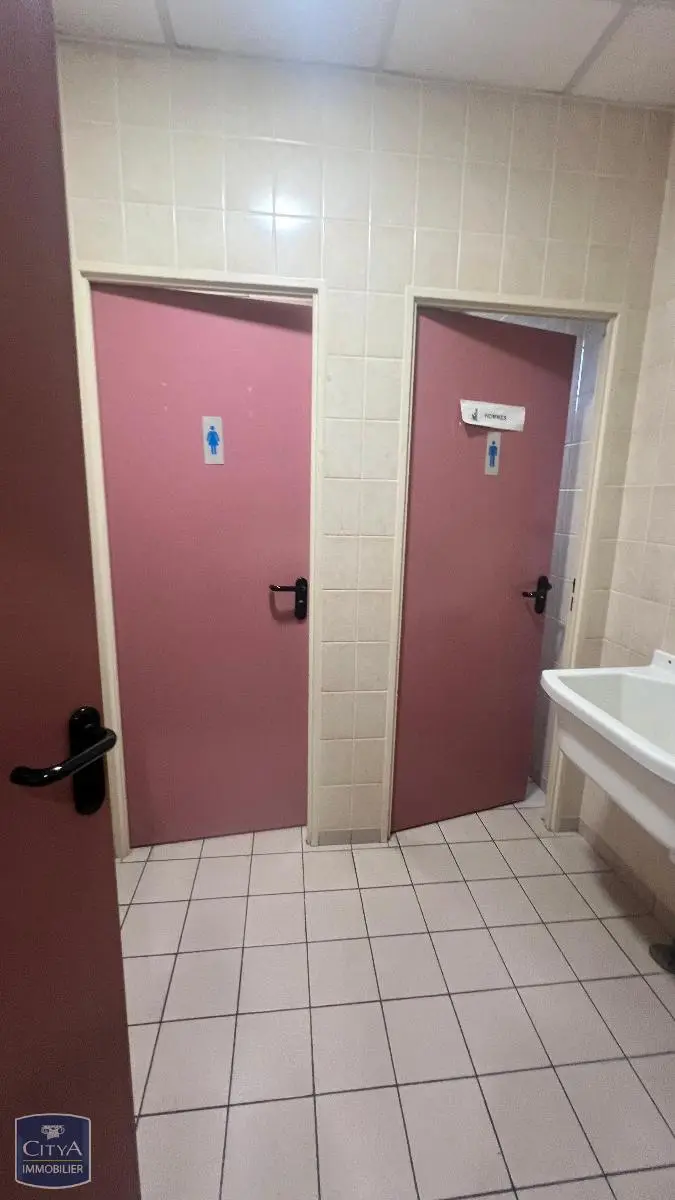 Photo 5 Local Professionnel 6 pièces 120m²