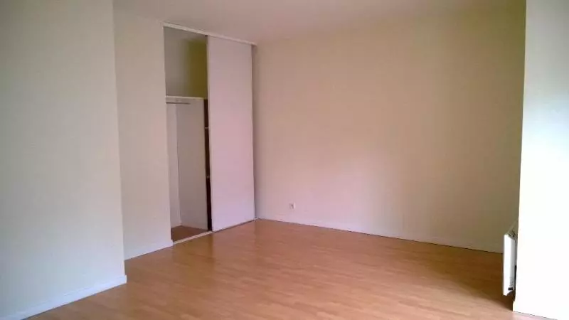Illustration pour Appartement 2 pièces 48m² Photo Appartement 2 pièces 48m²