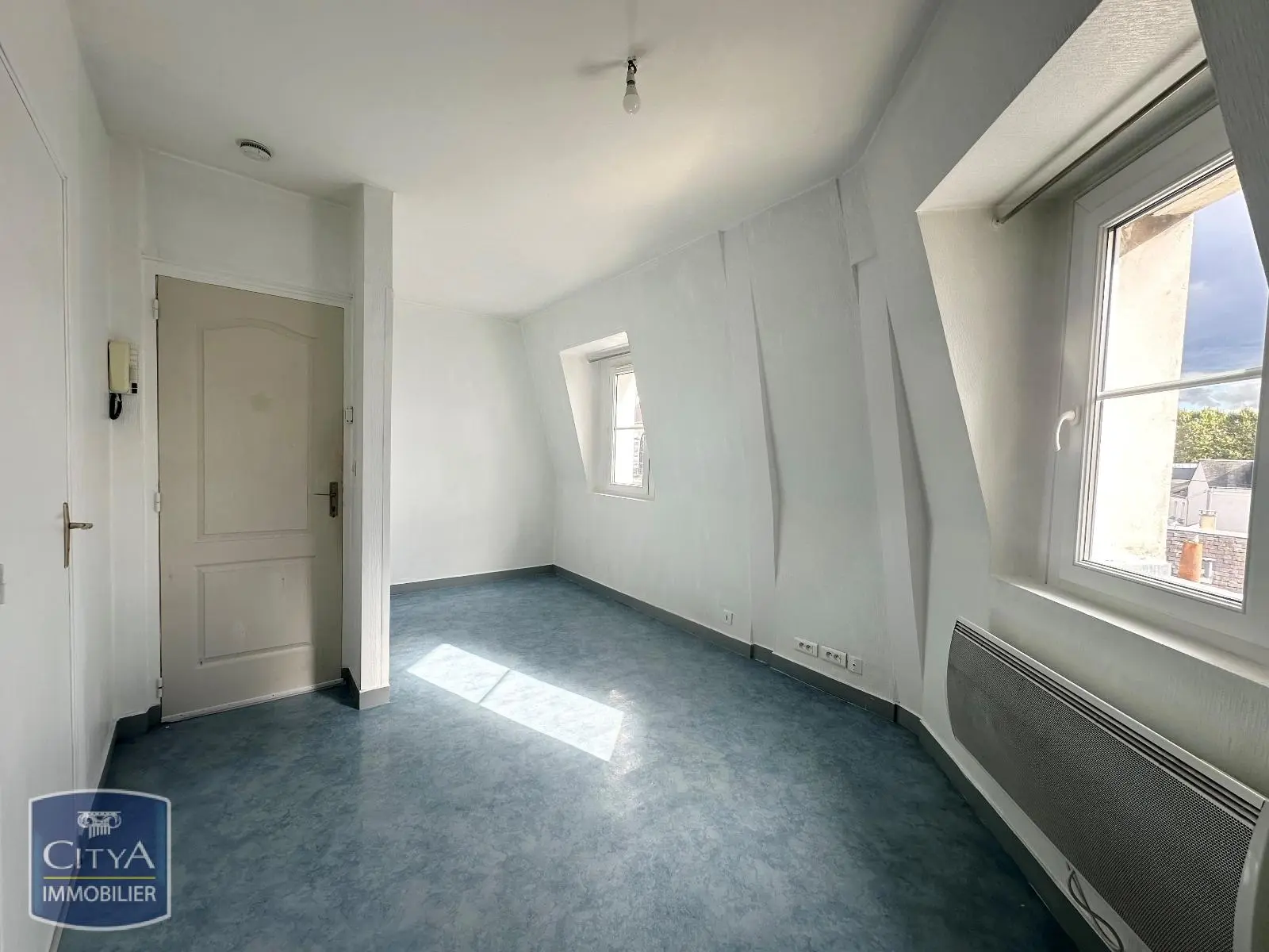 Photo 2 Appartement 1 pièce 16.76m²