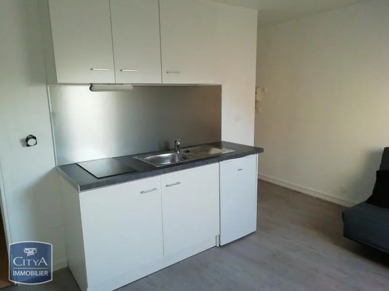 Photo 2 Appartement 1 pièce 14.61m²