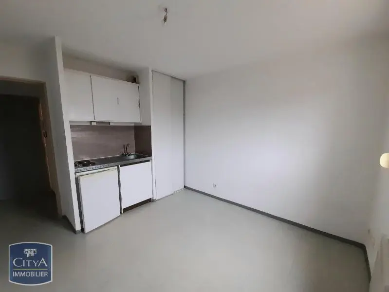 Photo 2 Appartement 1 pièce 15.52m²