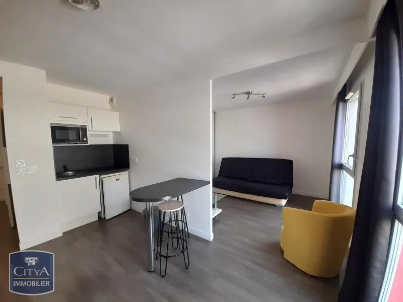 Photo 1 Appartement 1 pièce 32.93m²