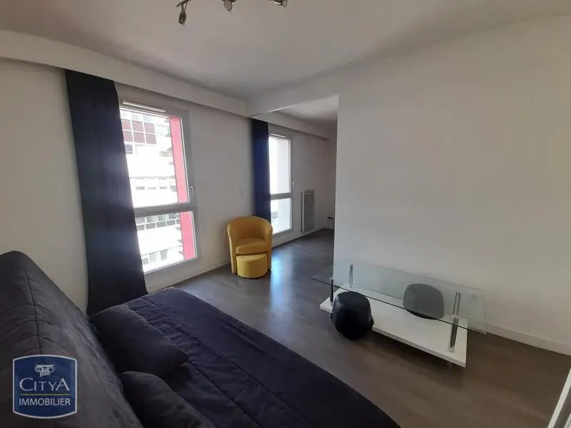 Photo 2 Appartement 1 pièce 32.93m²