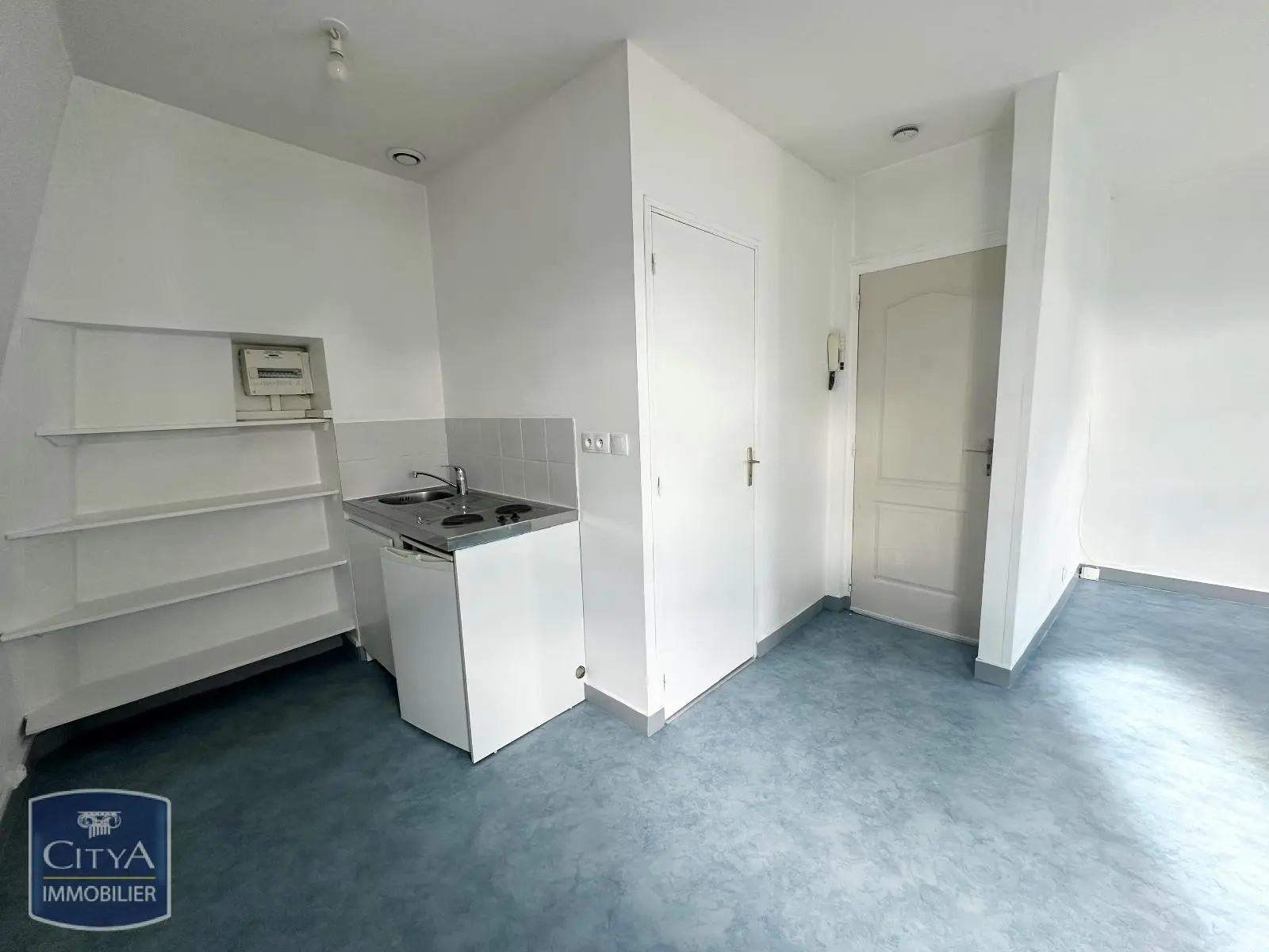 Photo 3 Appartement 1 pièce 16.76m²