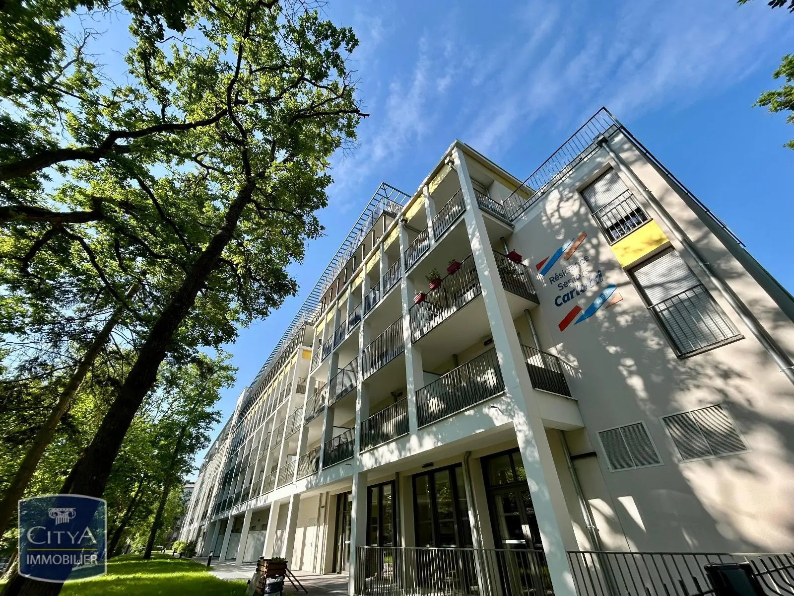 Photo 1 Appartement 1 pièce 41.84m²