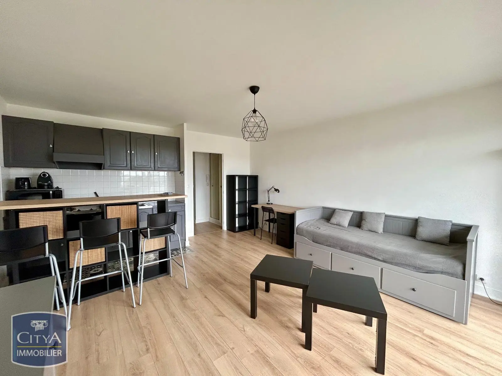 Photo 1 Appartement 1 pièce 31.87m²