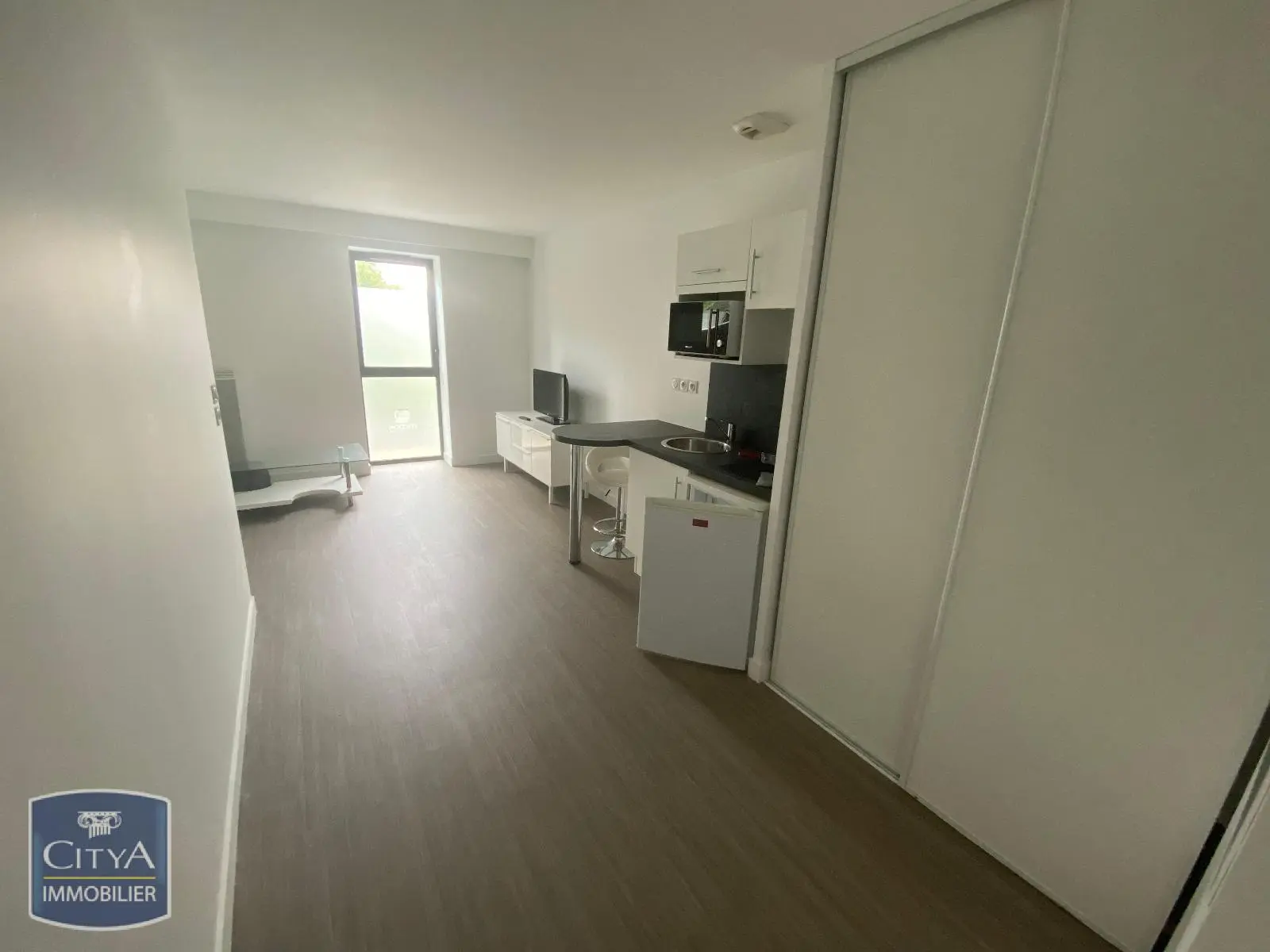 Photo 1 Appartement 1 pièce 28.2m²