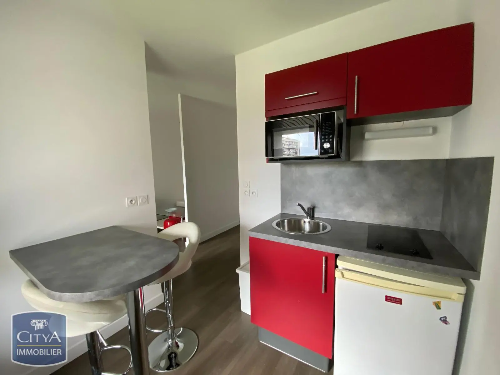 Photo 1 Appartement 1 pièce 24.79m²
