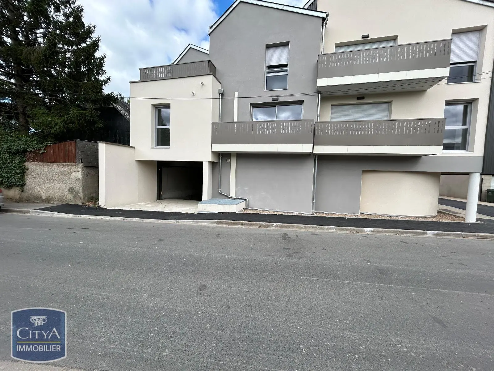 Photo 1 parking Tours