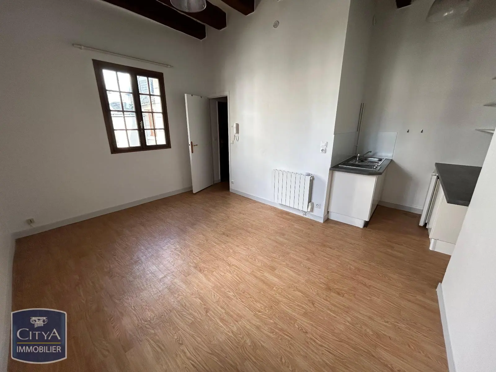 Photo 1 Appartement 1 pièce 27m²